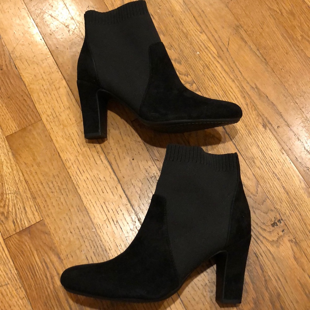 Black suede boots *BRAND NEW*